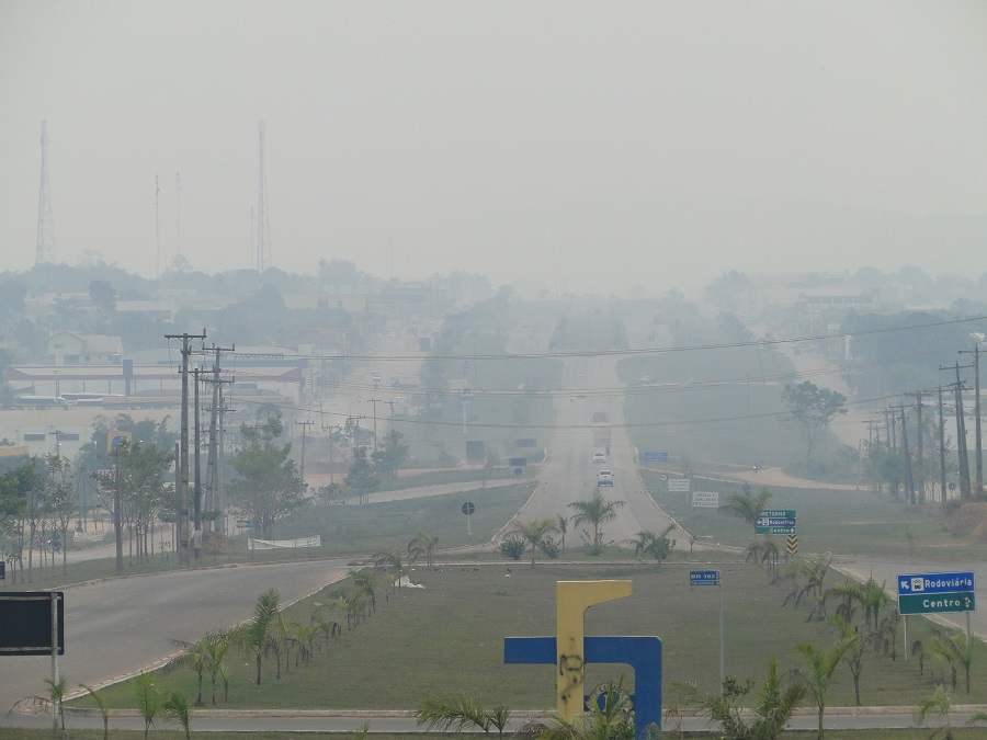 Cidade de Novo Progresso coberta pela fumaça