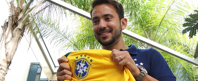 evertonribeiro_camisaselecao5_tarcisiobadaro_95