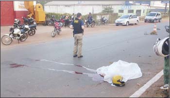 Motociclista-Diego-Vidal-morreu-após-sua-motocicleta-bater-no-meio-fio-em-frente-ao-3º-BPM