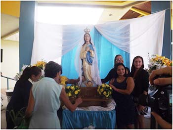 Uma-celebração-especial-marcou-a-visita-da-imagem-peregrina