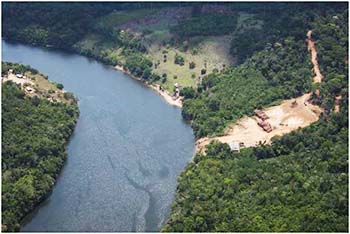 Clareiras-se-abrem-em-várias-partes-da-floresta-amazônica-fruto-do-desmatamento