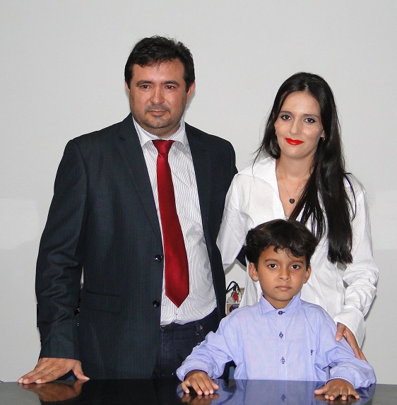Vereador Macarrão esposa e filho- (Foto Juliano Simionato-Jornal Folha do Progresso)