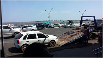 Veículo-sendo-guinchado