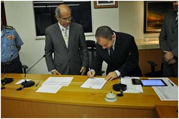 Assinatura-do-termo-de-posse-do-delegado-Rilmar-Firmino-de-Sousa-que-continua-no-cargo-de-delegado-geral-da-Polícia-Civil