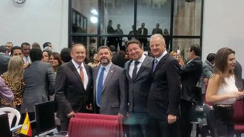 Hilton-Aguiar-com-colegas-de-bancada