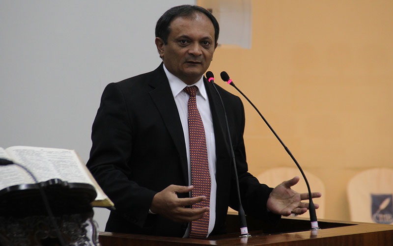 destaque-320693-240215-a4-vereador-luiz-pereira-discurcando-aq