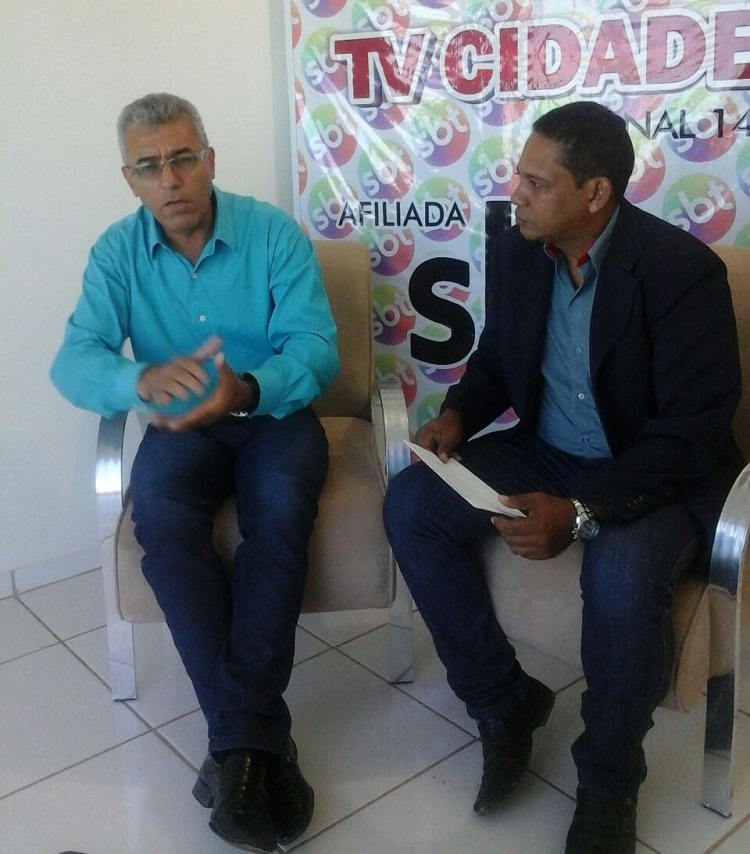 Prefeito Osvaldo Romanholi (PR) em entrevista no SBT com João Barros