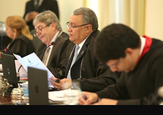 Des. Constantino Guerreiro presidiu sessão do Pleno desta quarta-feira, 27