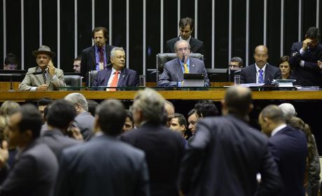 gl_votacao-novas-regras-seguro-desemprego_0306052015-850x557