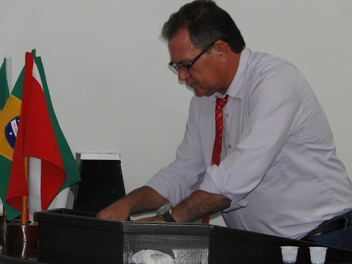 Vereador Sebastião Bueno (PT), votando na CPI