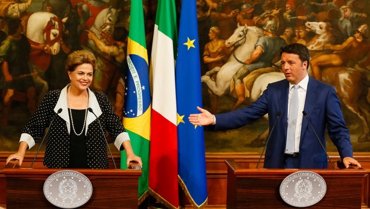 Foto: Roberto Stuckert Filho/PR
A presidenta Dilma Rousseff, ao lado do primeiro ministro da Itália, Matteo Renzi, após reunião em Roma