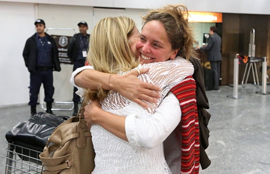 Manuela Lavinas Picq chegou ao Brasil na madrugada deste sábado