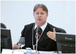 Leonam-Gondim-da-Cruz-Júnior-300x212