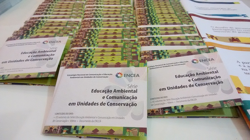 Os livros da coleção; meta de Aichi