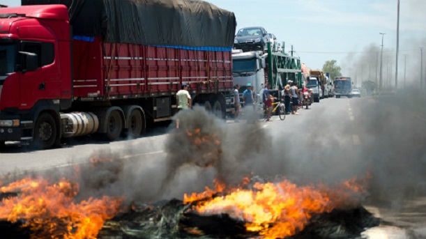 caminhoneiros-marcelo_camargo-abr511