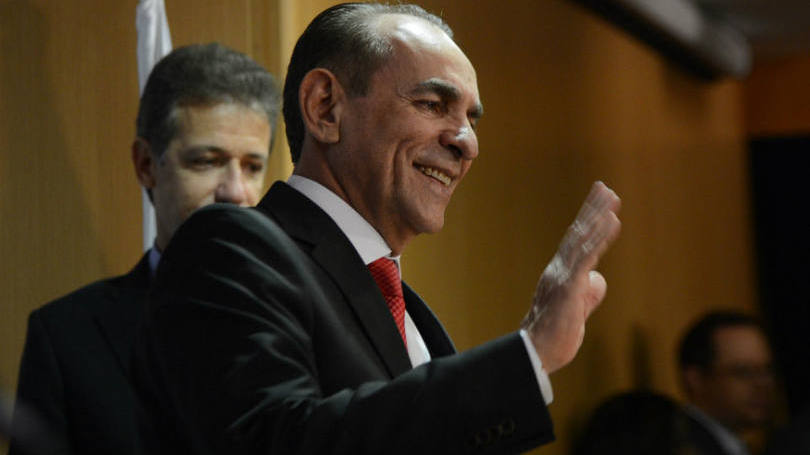 size_810_16_9_castro