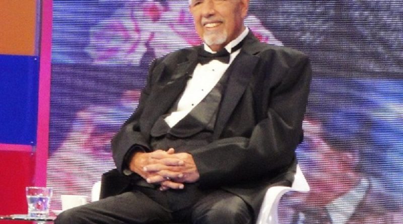 Rubén Aguirre em homenagem recebida em programa de televisão (Foto: Divulgação/Facebook Oficial)