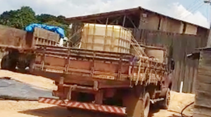 caminhao-flagrado-transportando-combustivel-da-prefeitura