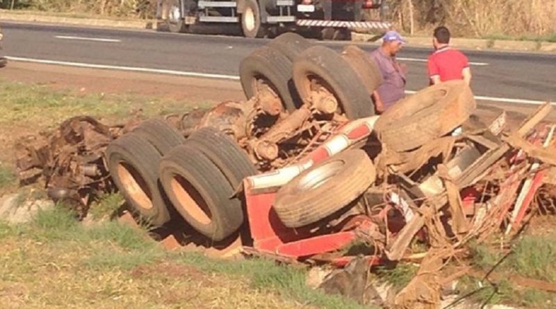 acidente-br-060-editada