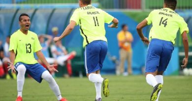 Brasil Grã-Bretanha futebol de 7 Paralimpíada (Foto: Cleber Mendes/MPIX/CPB)
Descrição da imagem: Leandrinho (11), Maycon (13) e Felipe Gomes comemoram o 1º gol (Foto: Cleber Mendes/MPIX/CPB)
