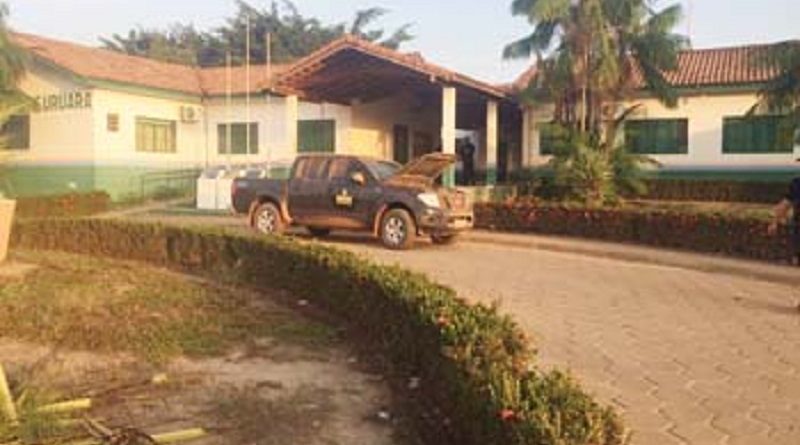 veiculo-do-gaeco-na-prefeitura-de-uruara