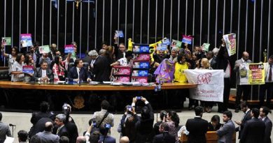 camara-dos-deputados-pec-dos-gastos-20151025-007