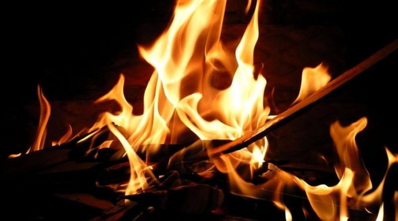 professora-mata-professora-e-queima-corpo-em-fogueira