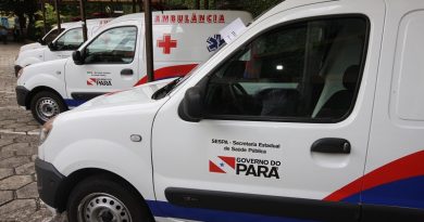 Três destas ambulâncias são frutos de uma emenda parlamentar dos deputados estaduais Hilton Aguiar e Junior Ferrari. A quarta ambulância entregue faz parte das ações da Secretaria de Estado de Saúde Pública (Sespa) que também tem reforçado o apoio em algumas localidades.

FOTO: ELISEU DIAS / AG. PARÁ
DATA: 12.08.2015
BELÉM - PARÁ