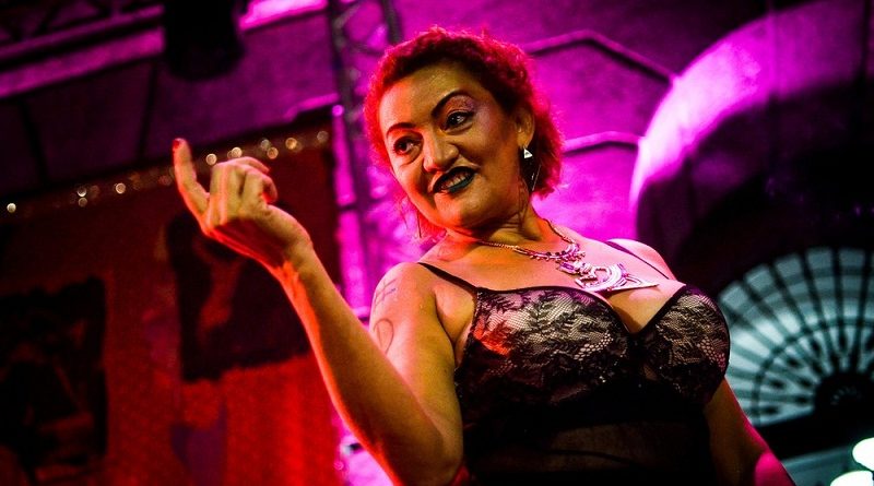 23297876411-8a012c43d9-h