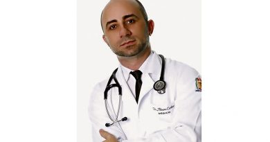 Médico foi levado para fazer exame de corpo de delito antes de ser encaminhado à Central de Triagem da penitenciária (Foto: Reprodução/TV Tapajós)