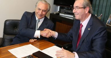 ADTE466  BSB -  10/03/2015  -  PMDB / CONGRESSO  -  POLITICA - Vice presidente Michel Temer visita o presidente da Câmara dos Deputados Eduardo Cunha na Câmara dos Deputados, em Brasília. 
FOTO: ANDRE DUSEK/ESTADAO