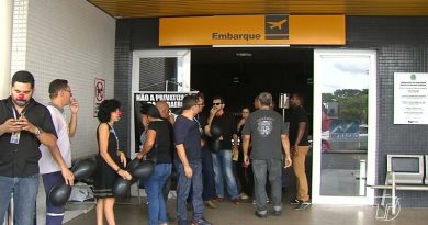 jt1-120917-manisfestacao-aeroporto
