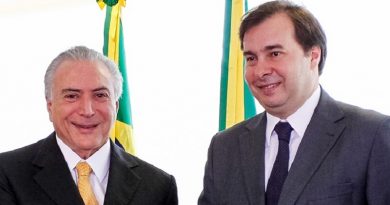 14/07/2016. Credito: Beto Barata/PR. Presidente em ExercÃ­cio Michel Temer recebe o Presidente da CÃ¢mara dos Deputados Federais, Deputado Rodrigo Maia, Presidente do Senado Federal, Renan Calheiros e o SecretÃ¡rio de Governo, Geddel Vieira Lima.