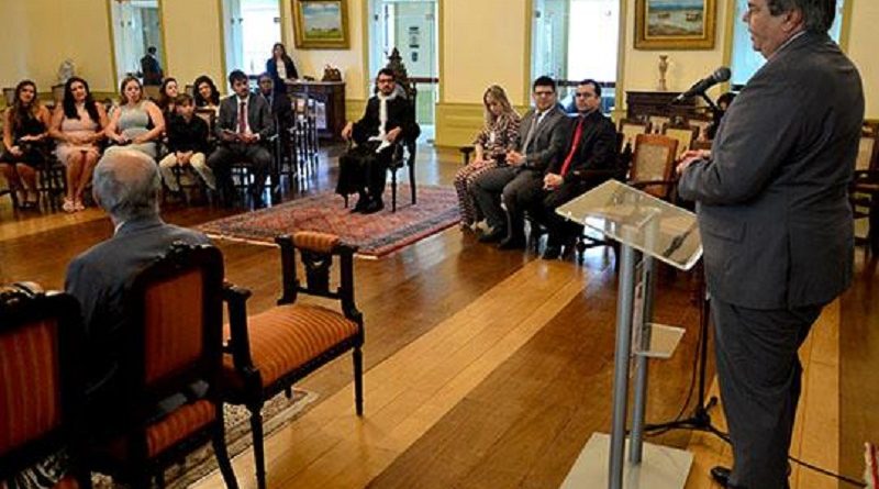 579034-Des.-pres.-Ricardo-Ferreira-Nunes-durante-saudacao-ao-novo-juiz-empossado