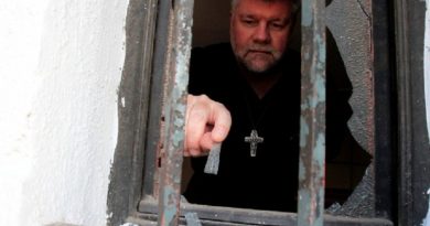 2018-01-12t135353z-20233845-rc11aa8e3980-rtrmadp-3-pope-chile