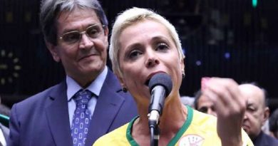 Cristiane e o Pai Roberto Jeferson (PTB)