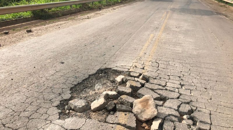 Tapa Buraco da Fratello Engenharia BR 163(Foto Arquivo Jornal Folha do Progresso)