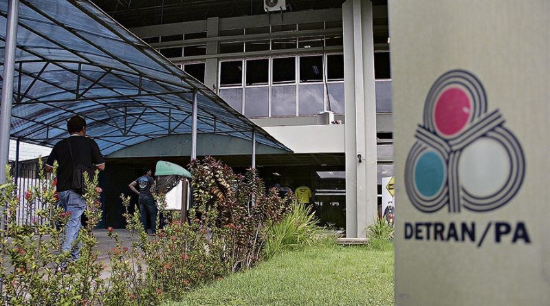 Cancelamento das carteiras pelo Detran saiu na edição de ontem do Diário Oficial do Estado. (Foto: Marcelo Lélis/Arquivo)