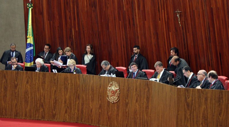 39874691060-5cc560a175-h