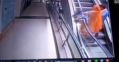 bebe-escada-rolante1