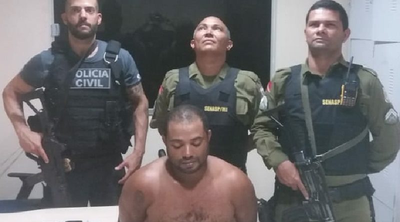 A Prisão teve no comando da Guarnição do Sargento Cruz ,  Cb Derivaldo e J. Lima e Investigador Mauro da policia civil. (Foto Divulgação Policia)