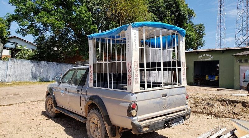 caminhonete-com-jaula