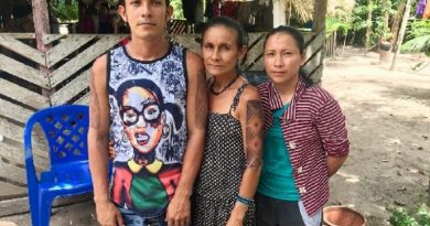 Uma das famílias atingidas foi a do Cacique Léo da aldeia Takuara. Sua esposa, dona Joelma perdeu o pai e em seguida o casal perdeu um filho de 30 anos -