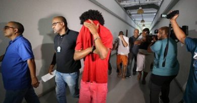 x79052867_ririo-rj-26-09-2018-prisaoroubo-de-cargaspoliciais-da-delegacia-de-repressao-a.jpg.pagespeed.ic.3_oMYdn_1A