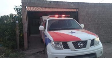 IML fez a remoção do corpo do taxista Erinaldo Sousa no final da tarde de segunga-feira (15) — Foto: Geovane Brito/G1