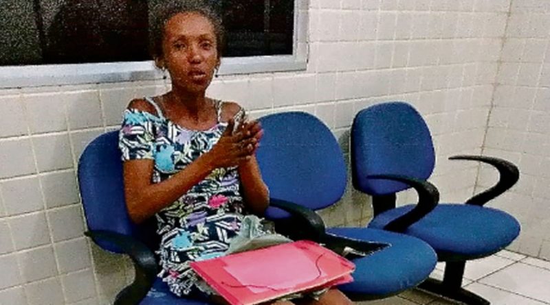 O corpo foi encontrado, pelos policiais militares, parcialmente carbonizado. Janice Oliveira foi autuada por crime de homicídio (Foto: Divulgação)