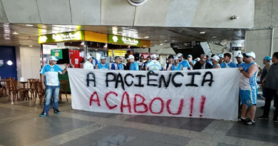 pay sandu e atacado por manifestantes