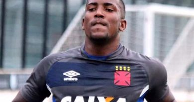 Thales-Lima-Atacante-do-Vasco-junho-de-2019-ass-990x556