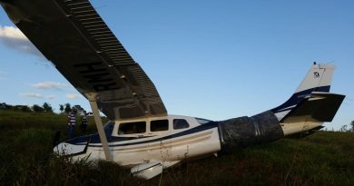 Avião com R$ 4,6 milhões fez pouso forçado e polícia encontrou malas de dinheiro em Alta Floresta — Foto: Polícia Civil de Alta Floresta (MT)