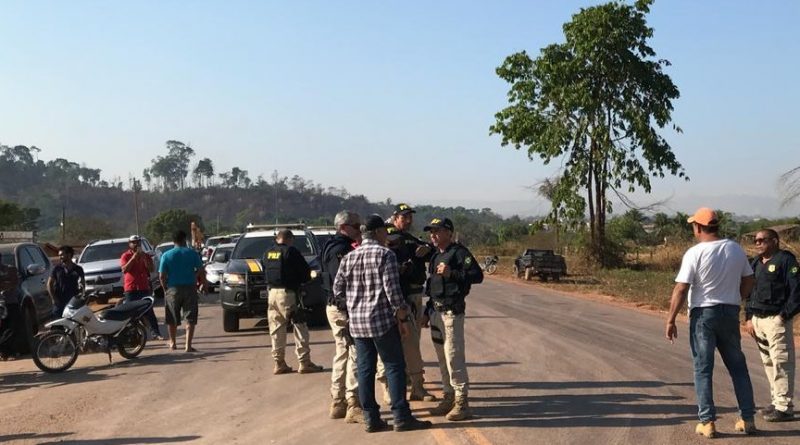 PRF no local do Bloqueio em Moraes Almeida (Foto:WhatsApp Jornal Folha do Progresso)